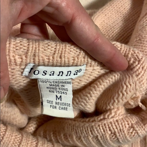 EUC - luxurious and soft, light pink 100% cashmere turtleneck sweater. - Picture 4 of 4